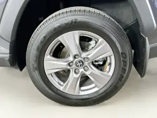 Toyota RAV4 2025 XLE 4dr SUV