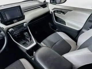Toyota RAV4 2022 XLE 4dr SUV