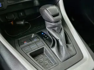 Toyota RAV4 2022 XLE 4dr SUV