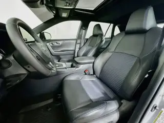 Toyota RAV4 Hybrid 2025 AWD XSE 4dr SUV