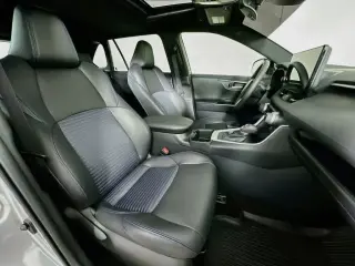 Toyota RAV4 Hybrid 2025 AWD XSE 4dr SUV