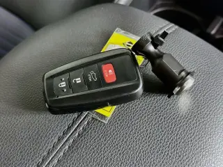 Toyota RAV4 Hybrid 2025 AWD XSE 4dr SUV