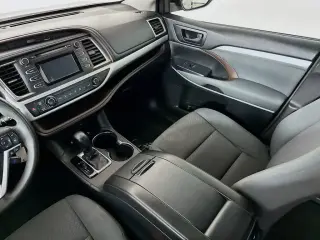 Toyota Highlander 2018 AWD LE 4dr SUV