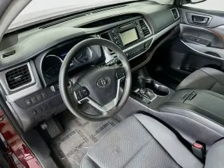 Toyota Highlander 2018 AWD LE 4dr SUV