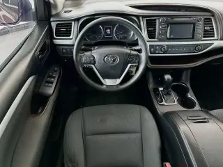 Toyota Highlander 2018 AWD LE 4dr SUV