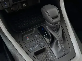 Toyota RAV4 2025 AWD XLE 4dr SUV