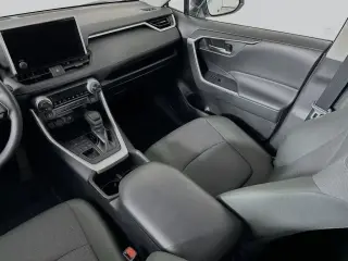 Toyota RAV4 2025 AWD XLE 4dr SUV