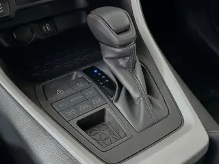 Toyota RAV4 2025 AWD XLE 4dr SUV
