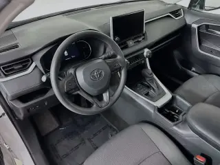 Toyota RAV4 2025 AWD XLE 4dr SUV