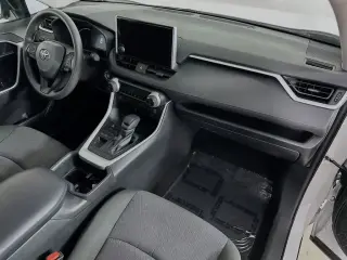 Toyota RAV4 2025 AWD XLE 4dr SUV