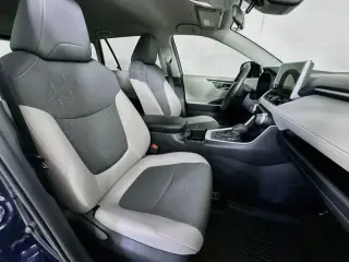 Toyota RAV4 2025 XLE 4dr SUV