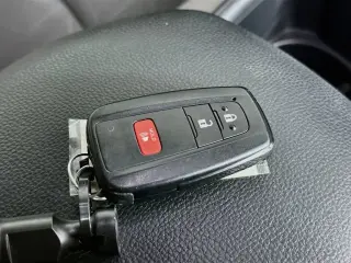 Toyota RAV4 2025 XLE 4dr SUV