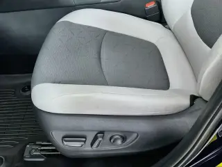 Toyota RAV4 2025 XLE 4dr SUV