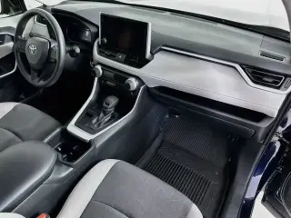 Toyota RAV4 2025 XLE 4dr SUV