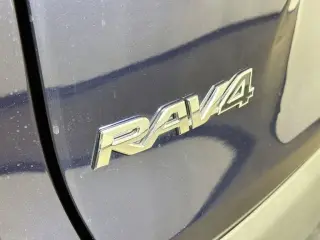 Toyota RAV4 2025 XLE 4dr SUV