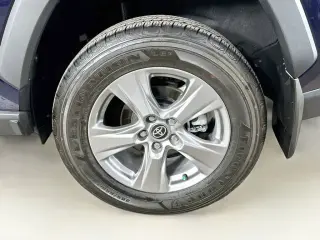 Toyota RAV4 2025 XLE 4dr SUV