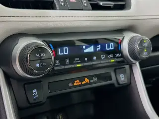 Toyota RAV4 2023 AWD XLE Premium 4dr SUV