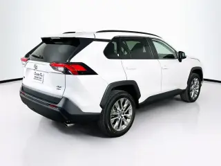 Toyota RAV4 2023 AWD XLE Premium 4dr SUV