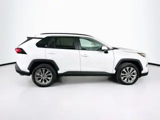 Toyota RAV4 2023 AWD XLE Premium 4dr SUV