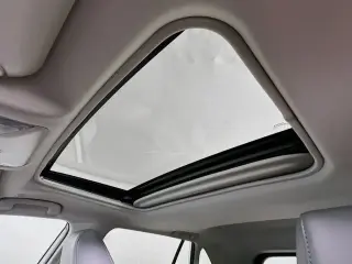 Toyota RAV4 2023 AWD XLE Premium 4dr SUV