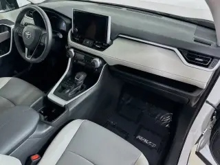 Toyota RAV4 2023 AWD XLE Premium 4dr SUV