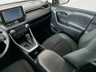 Toyota RAV4 2019 LE 4dr SUV