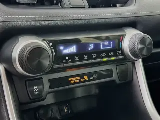 Toyota RAV4 2019 LE 4dr SUV