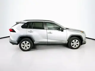 Toyota RAV4 2019 LE 4dr SUV
