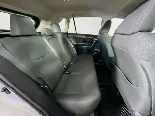 Toyota RAV4 2019 LE 4dr SUV