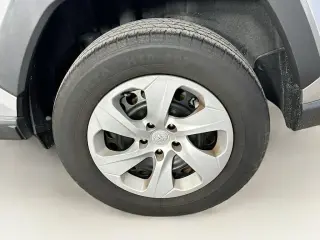 Toyota RAV4 2019 LE 4dr SUV