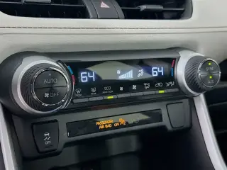 Toyota RAV4 Hybrid 2022 AWD XLE 4dr SUV