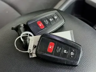 Toyota RAV4 Hybrid 2022 AWD XLE 4dr SUV