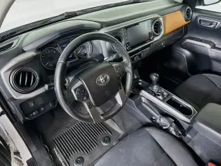 Toyota Tacoma 2020 4x4 SR5 V6 4dr Double Cab 5.0 ft SB