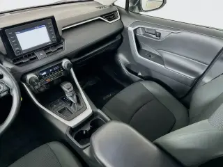 Toyota RAV4 2021 LE 4dr SUV