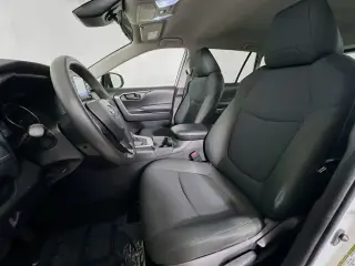 Toyota RAV4 2021 LE 4dr SUV