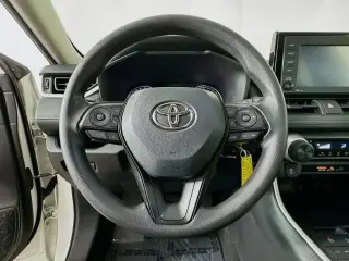 Toyota RAV4 2021 LE 4dr SUV