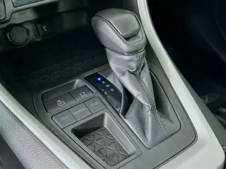 Toyota RAV4 2021 LE 4dr SUV