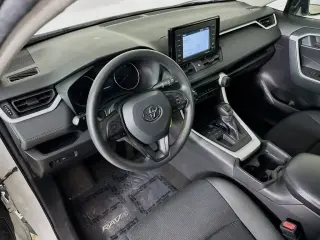 Toyota RAV4 2021 LE 4dr SUV