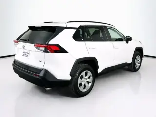 Toyota RAV4 2021 LE 4dr SUV