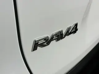 Toyota RAV4 2021 LE 4dr SUV