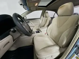 Toyota Camry 2008 SE 4dr Sedan 5M