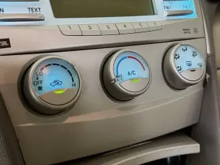 Toyota Camry 2008 SE 4dr Sedan 5M