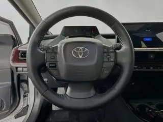 Toyota Prius Plug-in Hybrid 2025 SE 4dr Hatchback