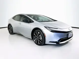 Toyota Prius Plug-in Hybrid 2025 SE 4dr Hatchback