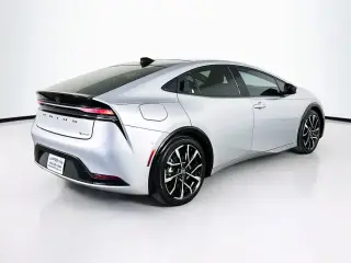 Toyota Prius Plug-in Hybrid 2025 SE 4dr Hatchback