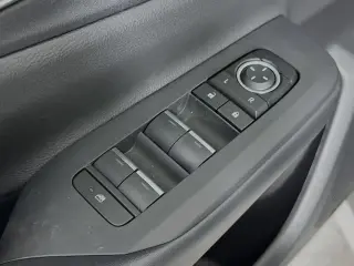 Toyota Prius Plug-in Hybrid 2025 SE 4dr Hatchback