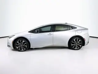 Toyota Prius Plug-in Hybrid 2025 SE 4dr Hatchback