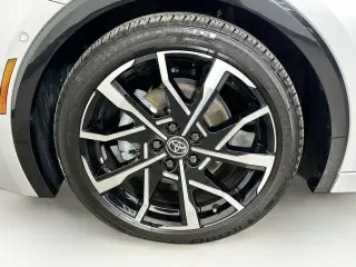 Toyota Prius Plug-in Hybrid 2025 SE 4dr Hatchback