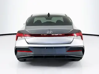 Hyundai ELANTRA Hybrid 2024 Blue 4dr Sedan
