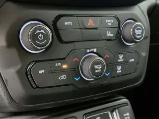 Jeep Renegade 2023 4x4 Latitude 4dr SUV